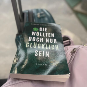 "Sie wollten doch nur glücklich sein" am Flughafen.